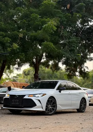 Toyota Avalon 2019 White
