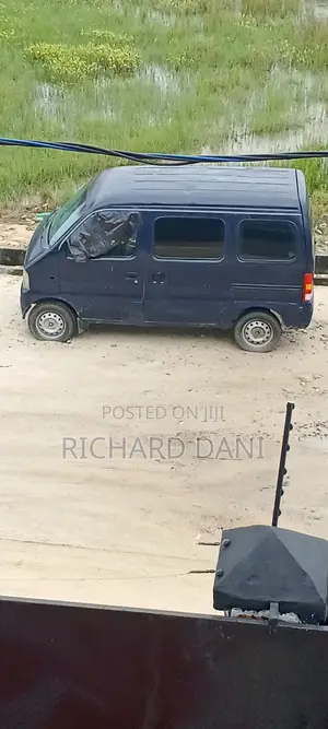 Suzuki APV Minibus 1991 Blue
