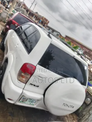 Toyota RAV4 Automatic 2003 White