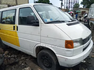 Volkswagen Transporter 2000 White