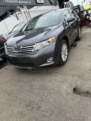 Toyota Venza LE 2011 Gray
