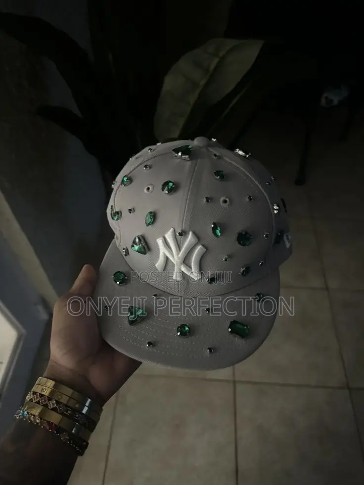 Customized Snap Backs And Tucker Caps