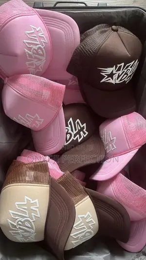 Customized Snap Backs And Tucker Caps