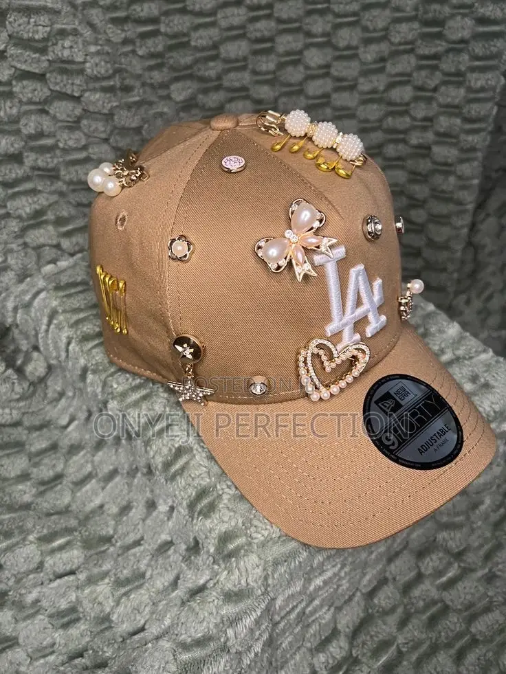 Customized Snap Backs And Tucker Caps