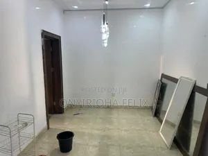 3bdrm Block of Flats in Gwarinpa 3Rd Avenue, Bunkoro for rent