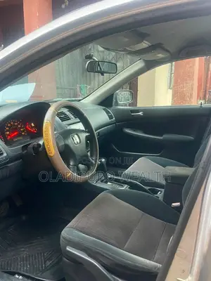 Honda Accord 2005 Silver