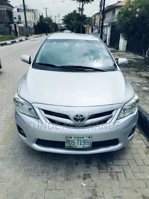 Toyota Corolla 2010 Gray