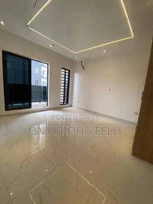3bdrm Block of Flats in Gwarinpa 4Th Avenue, Bunkoro for rent