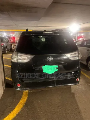 Toyota Sienna SE 8 Passenger 2011 Black
