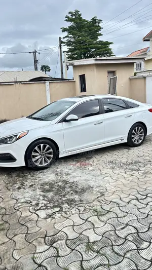 Hyundai Sonata Sport 4dr Sedan (2.4L 4cyl 6A) 2015 White