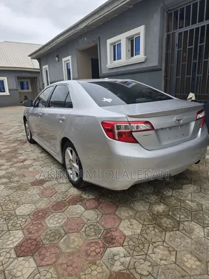 Toyota Camry 2014 Silver