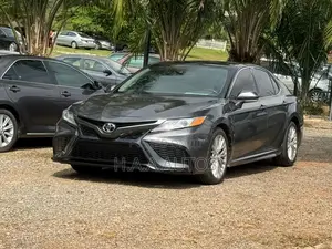 Toyota Camry 2018 Gray