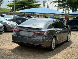 Toyota Camry 2018 Gray