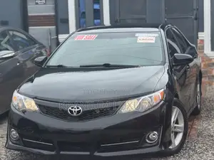Toyota Camry SE 4dr Sedan (2.5L 4cyl 6A) 2014 Black