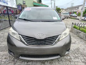 Toyota Sienna LE 8 Passenger 2011 Gray