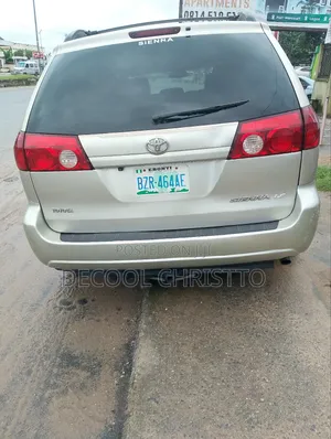 Toyota Sienna XLE FWD 2009 Gray