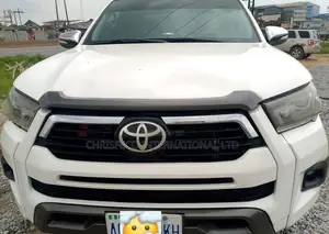 Toyota Hilux 2013 White