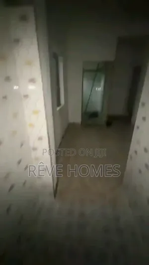 Mini Flat in CHallenge / Mushin for rent