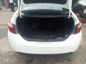 Toyota Corolla 2016 White