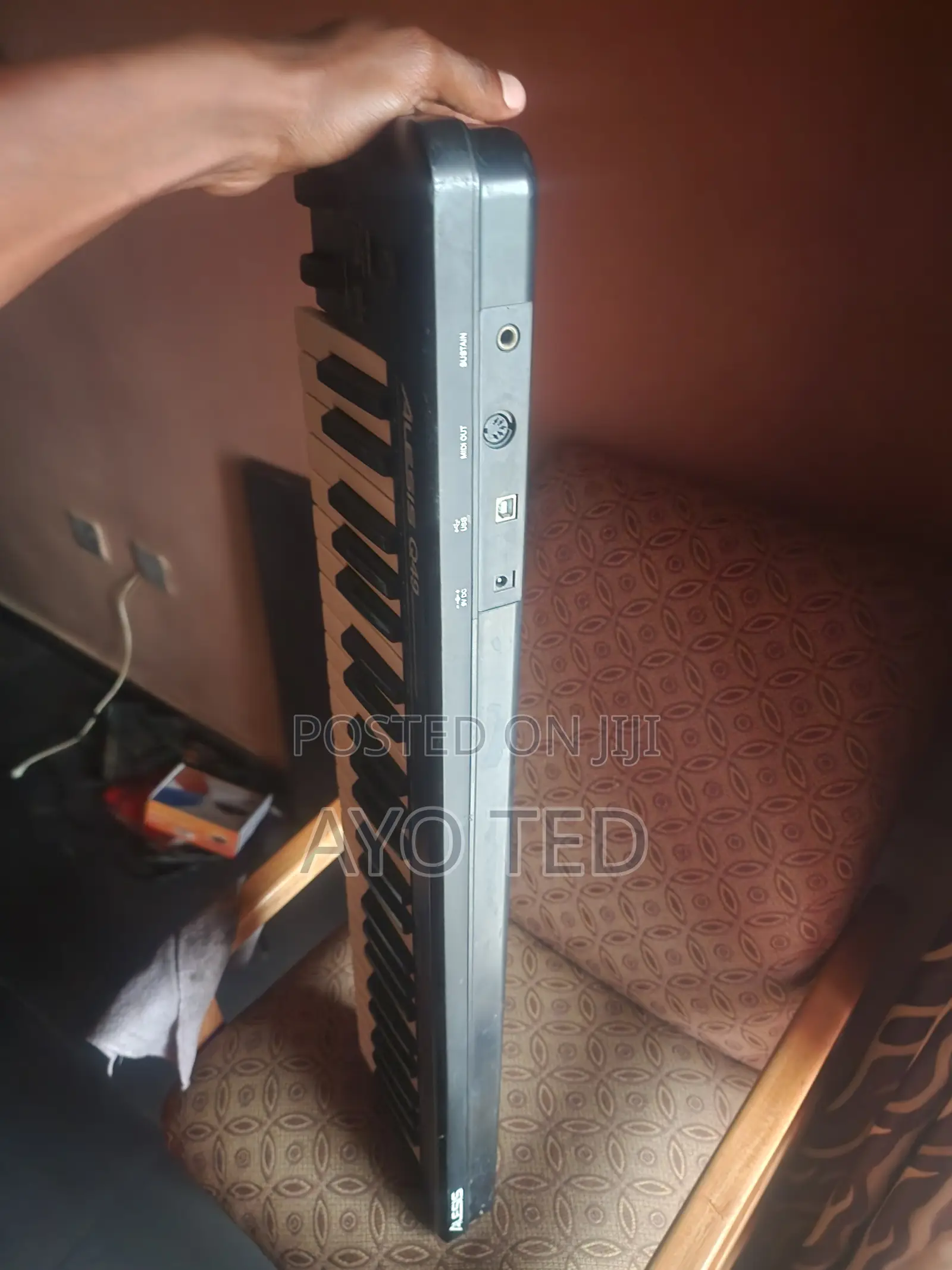 Alesis Q 49