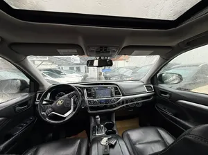 Toyota Highlander 2018 Silver