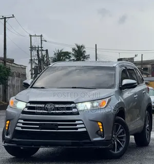 Toyota Highlander 2018 Silver