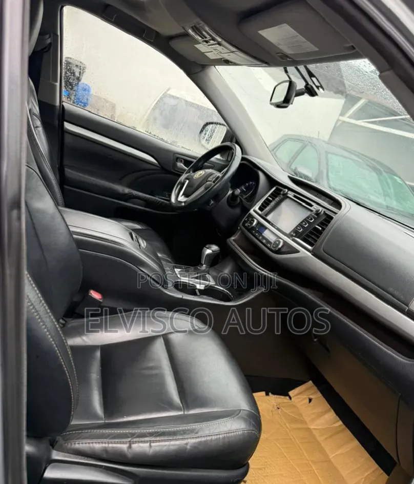 Toyota Highlander 2018 Silver