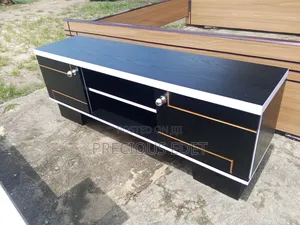 Tv Console/Size Stulls