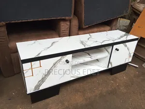 Tv Console/Size Stulls
