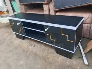 Tv Console/Size Stulls