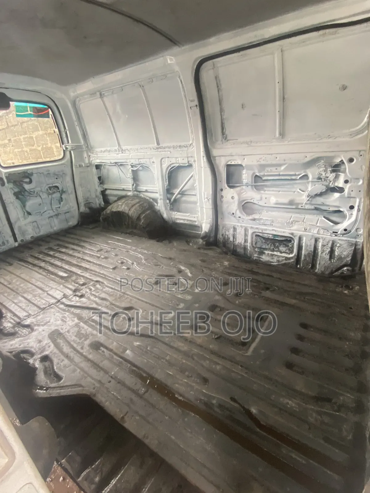 Toyota HiAce 1982 White