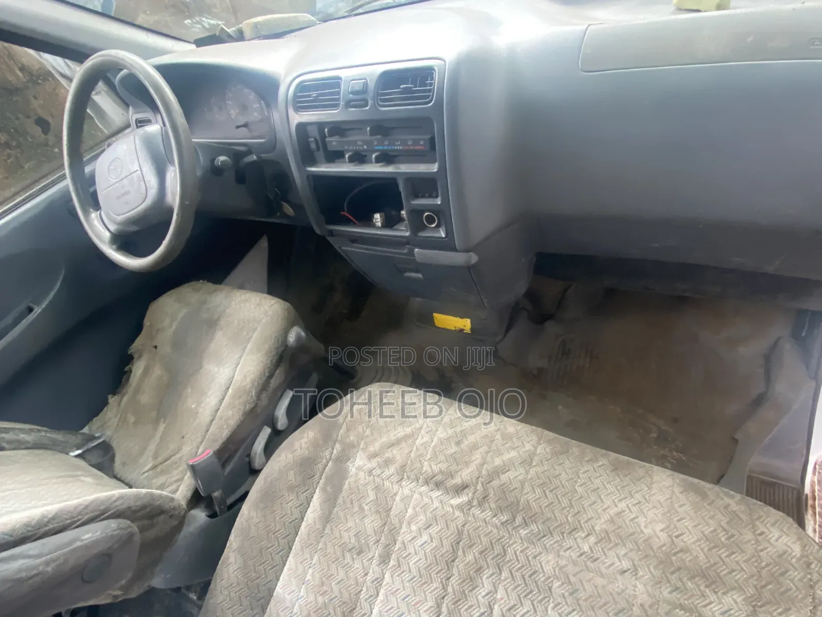 Toyota HiAce 1982 White