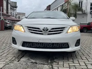 Toyota Corolla 2011 White