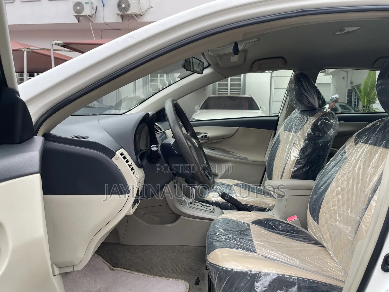 Toyota Corolla 2011 White