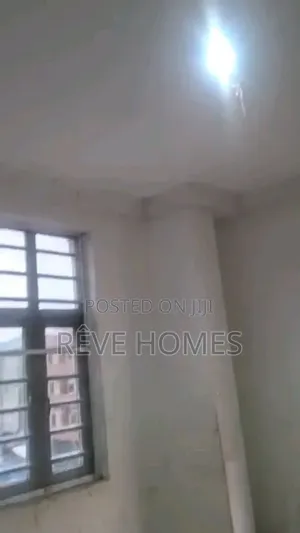 2bdrm Apartment in Adekunle for rent