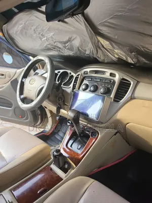 Toyota Highlander 4x4 2005 Gold