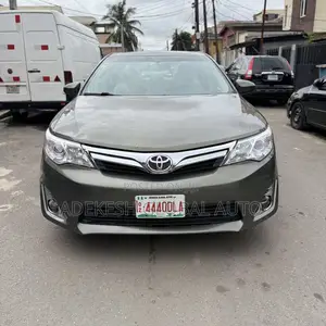 Toyota Camry XLE 4dr Sedan (2.5L 4cyl 6A) 2014 Green