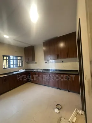 3bdrm Block of Flats in Kaura for rent