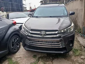 Toyota Highlander XLE 4dr SUV AWD (3.5L 6cyl 6A) 2015 Gray