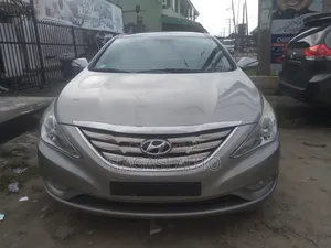 Hyundai Sonata GLS Sedan FWD (2.4L 4cyl 5M) 2010 Gray