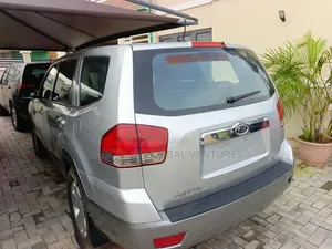 Kia Mohave 2010 Silver