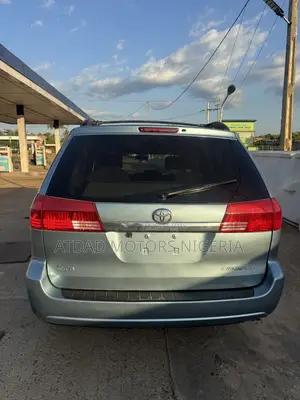 Toyota Sienna LE AWD 2005 Blue