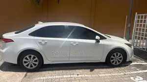 Toyota Corolla 2021 White