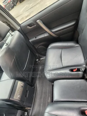 Toyota Highlander Plus 3.5L 4WD 2013 Gray