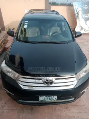 Toyota Highlander SE 2012 Black