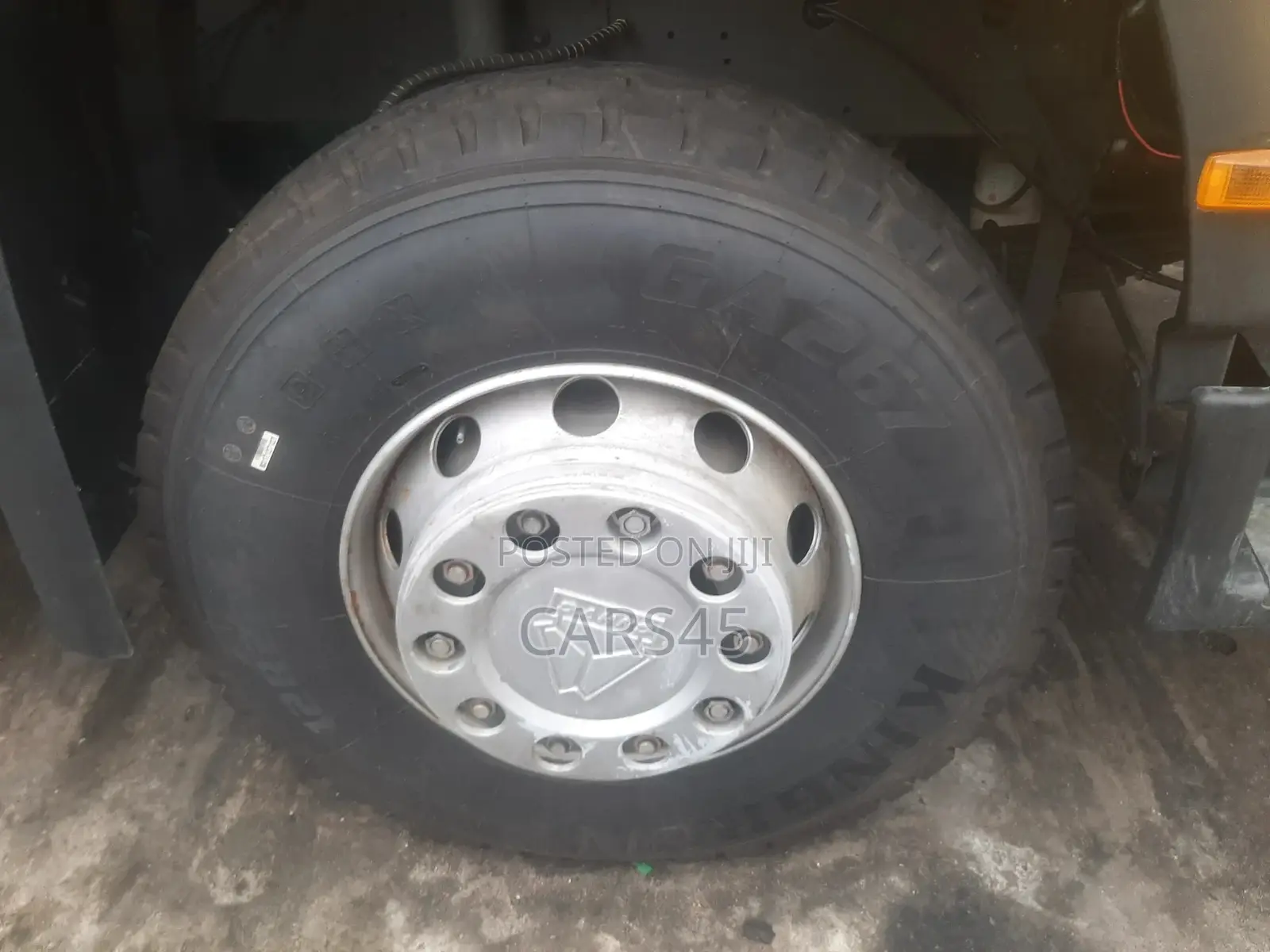Sinotruk Howo 2010 Yellow