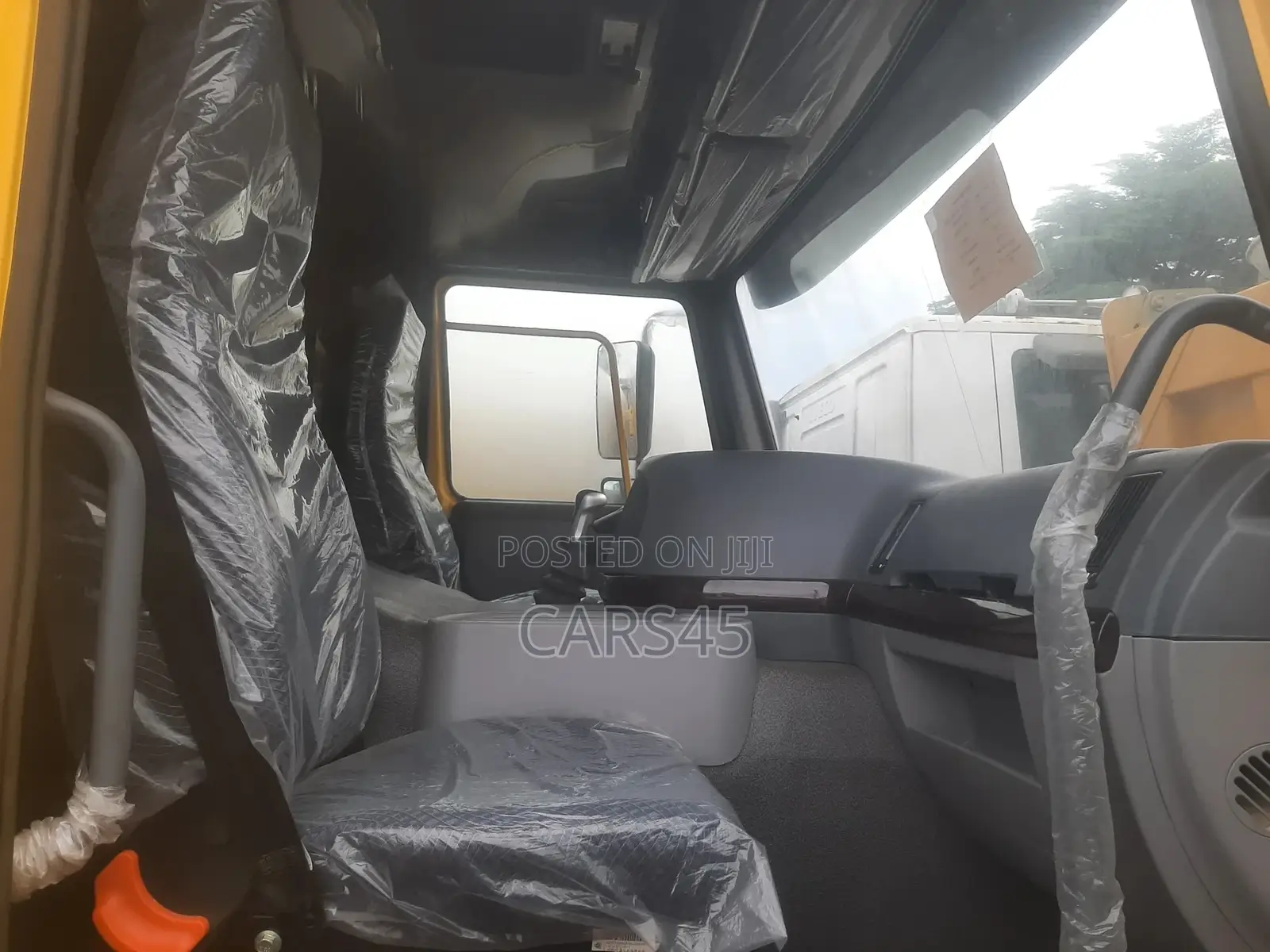 Sinotruk Howo 2010 Yellow