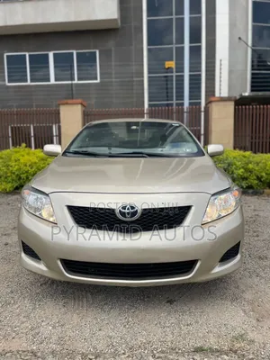 Toyota Corolla LE 4dr Sedan (1.8L 4cyl 4A) 2010 Gold