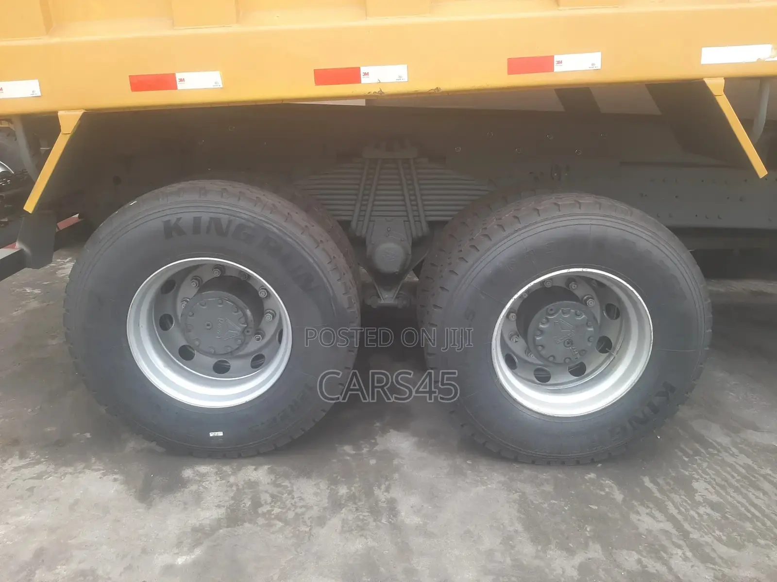 Sinotruk Howo 2010 Yellow