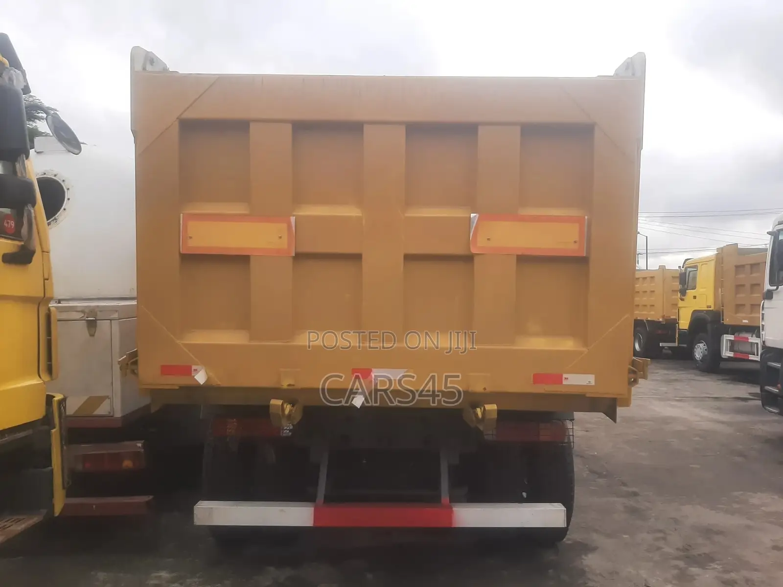 Sinotruk Howo 2010 Yellow